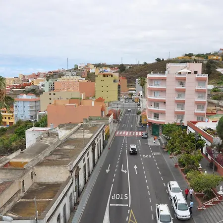 Apartment Spacious With Sea And Mountain Views In