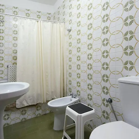 Spacious With Sea And Mountain Views In Lejlighed *