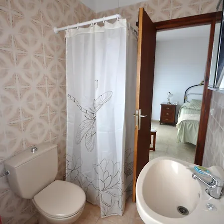 Spacious With Sea And Mountain Views In