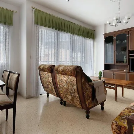 Spacious With Sea And Mountain Views In Lejlighed